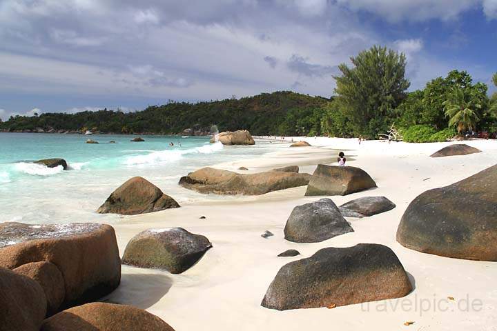 af_sey_praslin_027.jpg - Felsen am Strand Anse Lazio auf der Seychellen-Insel Praslin