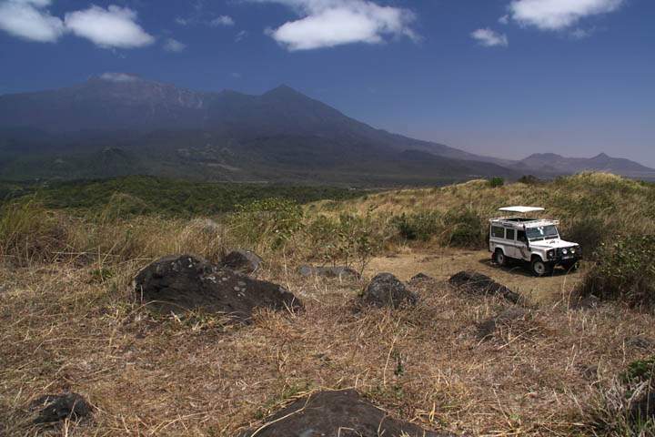 af_tz_arusha_np_011.jpg - Aussichtspunkt mit Blick auf den Mount Meru