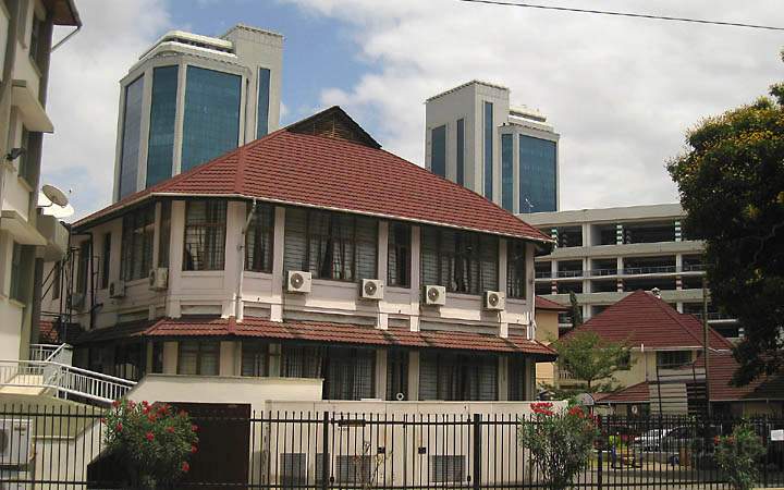 af_tz_dar_es_salaam_001.jpg - Moderne Gebäude an der Waterfront von Dar es Salaam
