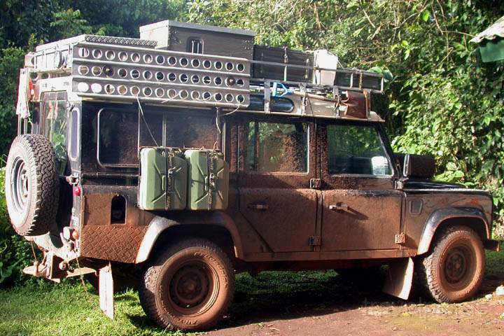 af_uganda_014.jpg - Der Defender steht vor Dreck     Tipp:  Reisebericht Uganda  - Erlebnisse, Fakten und viele Reisetipps 