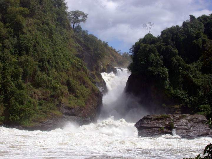 af_uganda_018.jpg - Wasserfälle im Urwald von Uganda     Tipp:  Reisebericht Uganda  - Erlebnisse, Fakten und viele Reisetipps 