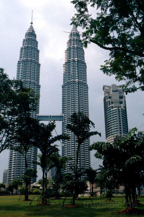 as_malaysia_004.JPG - Die Petrona Twin Tower in Kuala Lumpur, die ehemals höchsten Gebäude der Erde in Malaysia