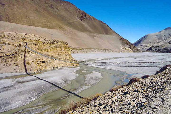 as_np_annapurna_004.JPG - Hängebrücke über das Kali Gandaki Flusstal