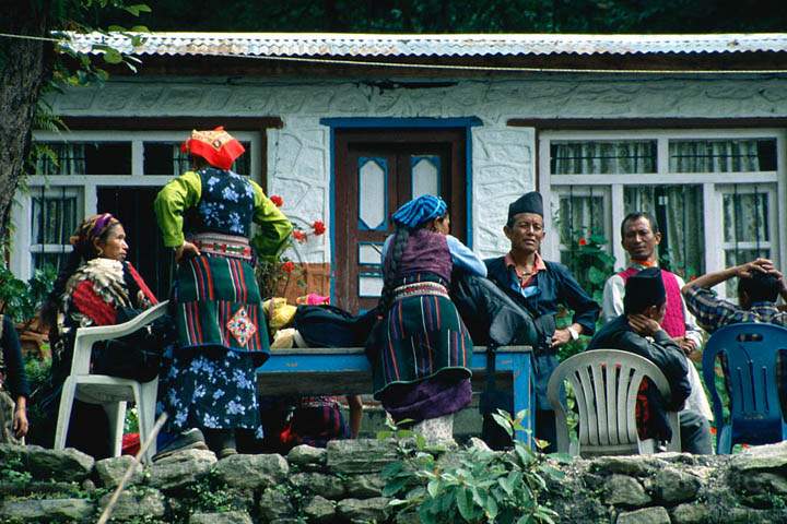 as_np_langtang_016.JPG - Traditionelle Trachten auf dem Langtang Trek in Nepal
