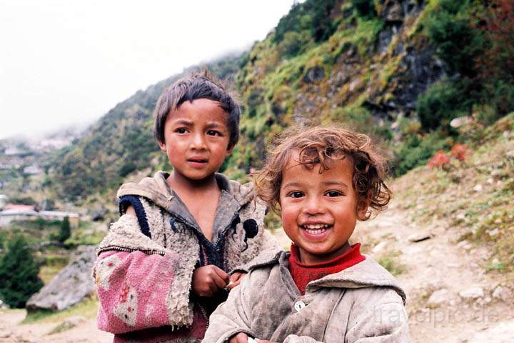 as_np_mt_everest_006.jpg - Kinder im Khumbu-Tal