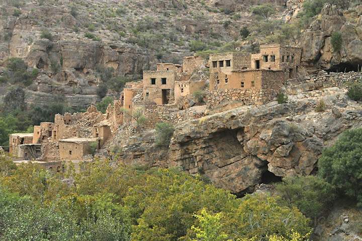 asien_om_024.jpg - Verlassene Lehmhuse am Wadi Bani Habib im Oman