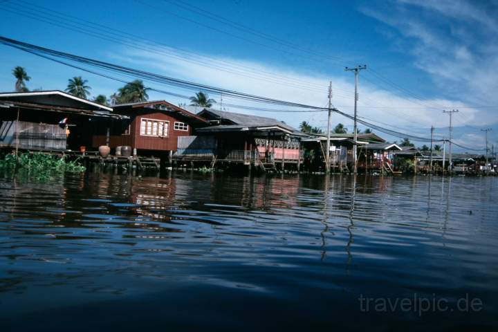 as_thailand_004.JPG - Häuser entlang der Klongs von Bangkok, Thailand