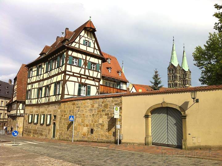eu_de_bamberg_014.jpg - Blick auf dem Dom aus der oberen Karolinenstraße in Bamberg