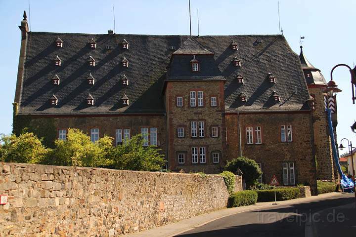 eu_de_butzbach_003.jpg - Das ehemalige Amtsgericht von Butzbach wurde im 15. Jh. erbaut