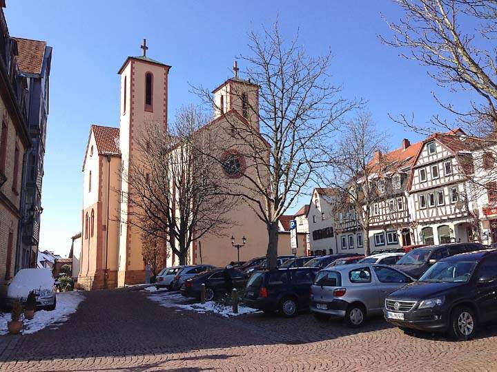 eu_de_gelnhausen_001.jpg - Die Kirche St. Peter in Gelnhausen