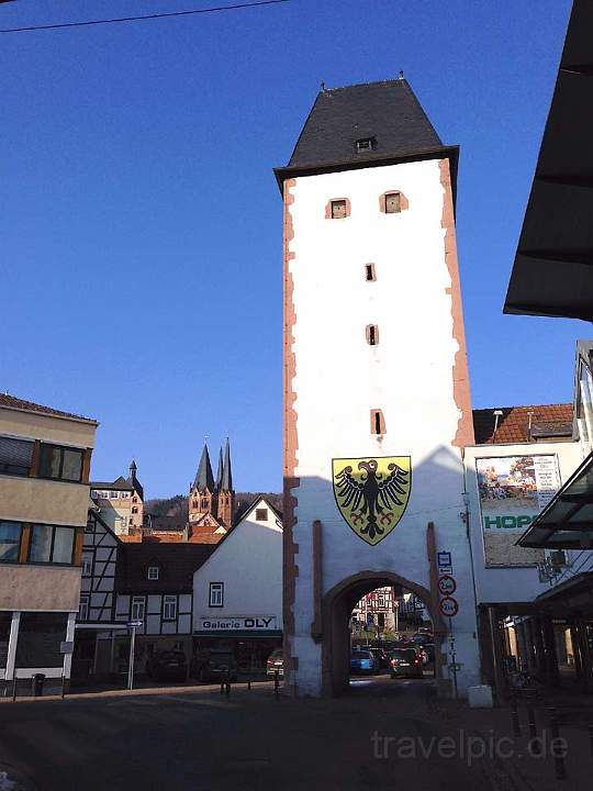 eu_de_gelnhausen_024.jpg - Der Ziegelturm an der zweiten Stadtmauer von Gelnhausen