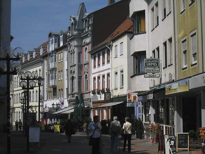 eu_de_kaiserslautern_001.jpg - Ein Teil der Fußgängerzone von Kaiserslautern in der Pfalz
