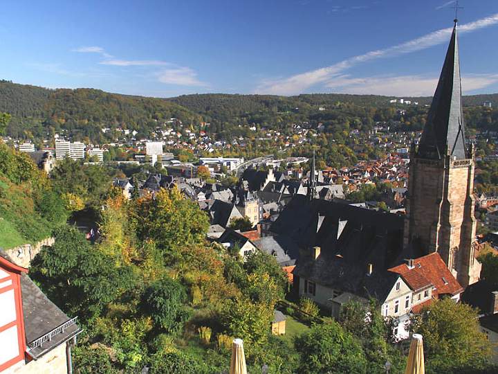 eu_de_marburg_014.jpg - Blick auf Marburg mit der Lutherischen Pfarrkirche vom Marburger Schloß