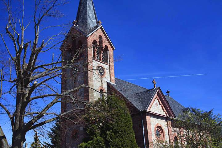 eu_de_otzberg_001.jpg - Die Kirche in Otzberg im Kreis Darmstadt-Dieburg