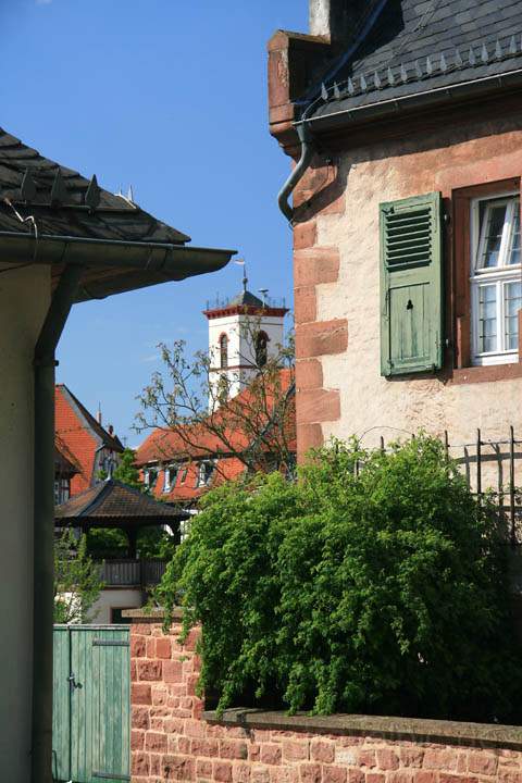 eu_de_seligenstadt_008.jpg - Die historische Altstadt von Seligenstadt von der Abtei gesehen