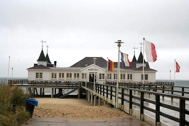 eu_de_usedom_014.jpg - Der historische Seebrücken-Pavillon im Seebad Ahlbeck