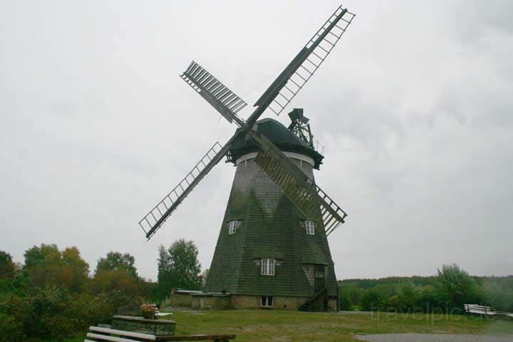 eu_de_usedom_015.jpg - Die Holländer-Windmühle in Benz ist das Wahrzeichen von Benz