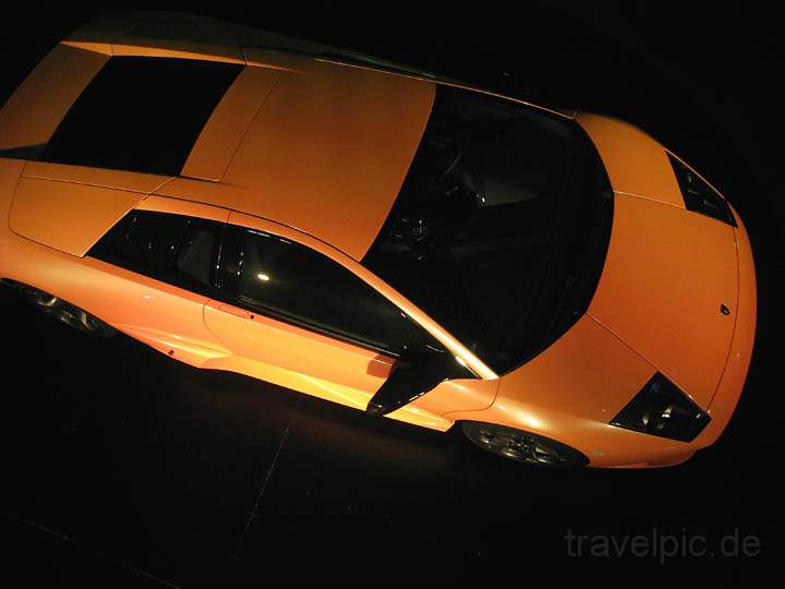 eu_de_wolfsburg_autostadt_004.jpg - Der Lamborghini im Lamborghini Pavillon der Autostadt Wolfsburg