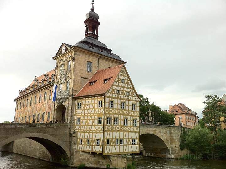 eu_de_bamberg_004.jpg - Das alte Rathaus von Bamberg an der Regnitz