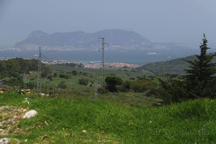 eu_gb_gibraltar_001.jpg - Die Felsenhalbinsel Gibraltar gesehen von der Ringstraße bei La Línea