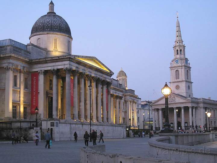 eu_gb_london_034.jpg - Blick auf die National Galery und den Trafalgare Square in London