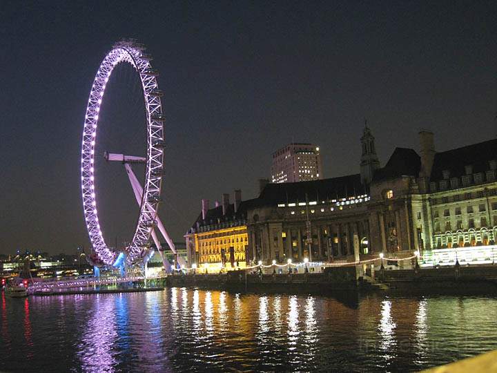 eu_gb_london_040.jpg - Nchtlicher Blick ber die Themse auf das Riesenrad des London Eye
