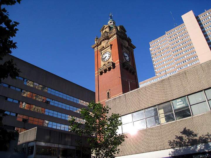 eu_gb_nottingham_013.jpg - Der Clock Tower neben dem Hilton Hotel in Nottingham