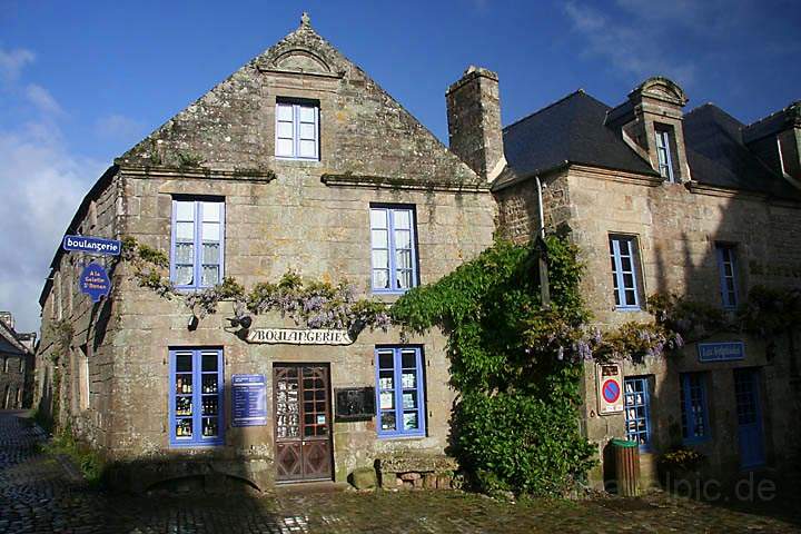 eu_fr_bretagne_024.jpg - Steinhäuser im historischen Ortskern von Locranan in der Bretagne