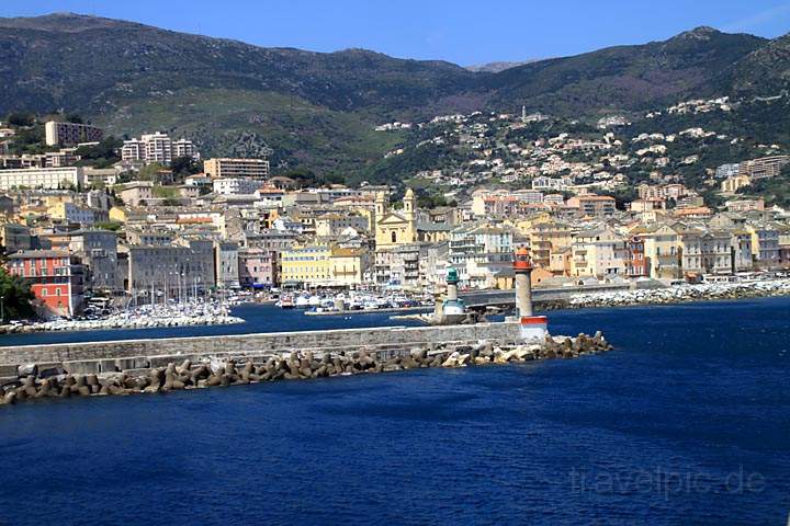 eu_fr_korsika_IMG_6638.jpg - Blick von der Fhre auf Bastia, die Hauptstadt Korsikas