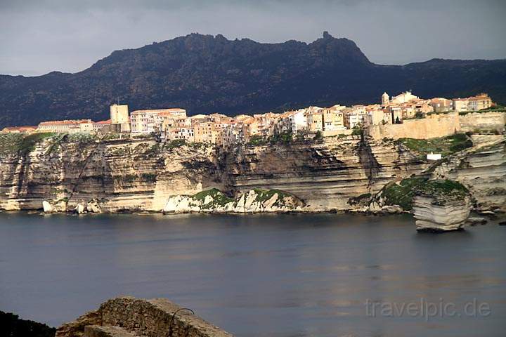 eu_fr_korsika_IMG_8703.jpg - prchtiger Blick von Capo Pertusato auf Steilkste und Bonifatio