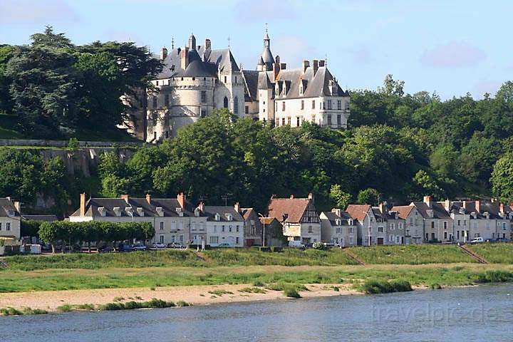 eu_fr_loire_tal_014.jpg - Blick über die Loire zum Schloß Chaumont Sur Loire in Chaumont Sur Loire