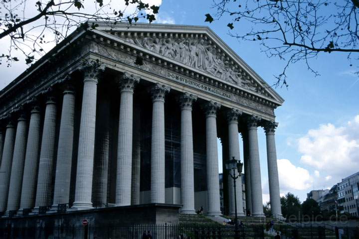 eu_fr_paris_012.JPG - Die klassizistischen Kirche La Madelaine in Paris, Frankreich