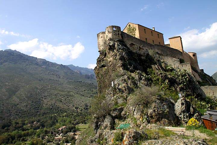 eu_fr_korsika_IMG_2224.jpg - die Zitadelle von Corte ist auf eine Felsnase gebaut in Korsika