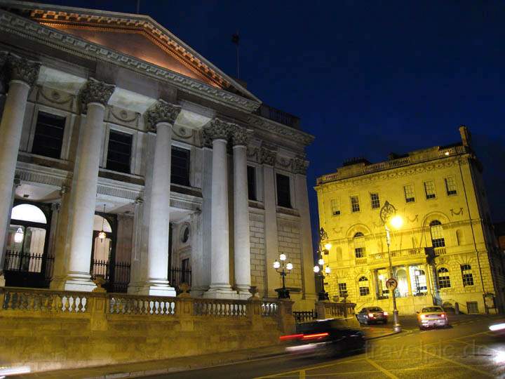 eu_ie_dublin_005.jpg - Die City Hall von Dublin am Abend