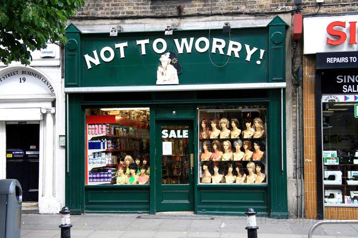 eu_ie_dublin_008.jpg - Typisches Geschäft in der Dubliner Innenstadt