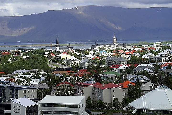eu_island_015.jpg - Aussicht auf die Stadt von der Glaskuppel Perlan in der Hauptstadt Reykjavik