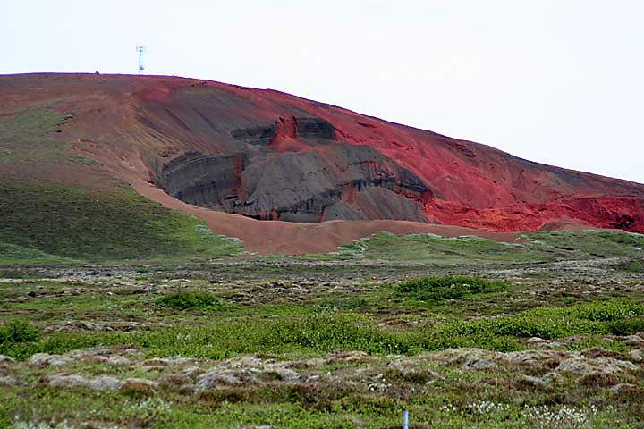 eu_island_029.jpg - Bunte Lavafelsen in der Nähe vom Laugarvatn im Südwesten von Island