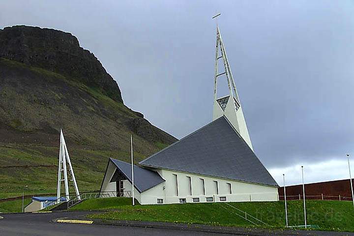 eu_island_046.jpg - Kirche von Olafsvik auf der Halbinsel Snäfellsnes im Westen von Island