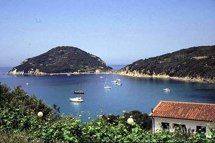 eu_it_elba_017.jpg - Bucht von Viticcio auf der Insel Elba