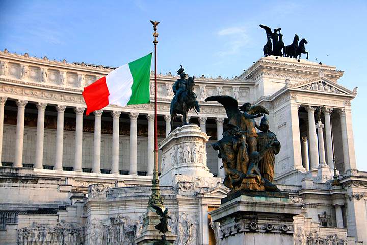 eu_it_rom_013.jpg - Das momumentale Monumento Vittorio Emanuele II am Piazza Venezia