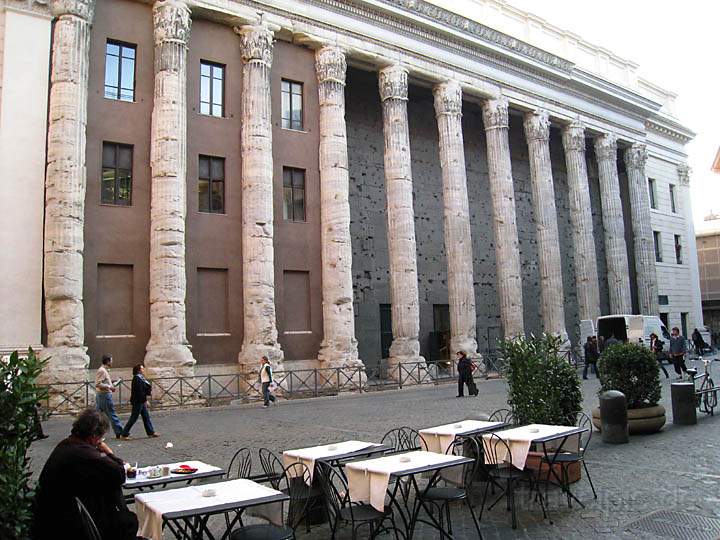 eu_it_rom_039.jpg - Antike Säulen in Rom