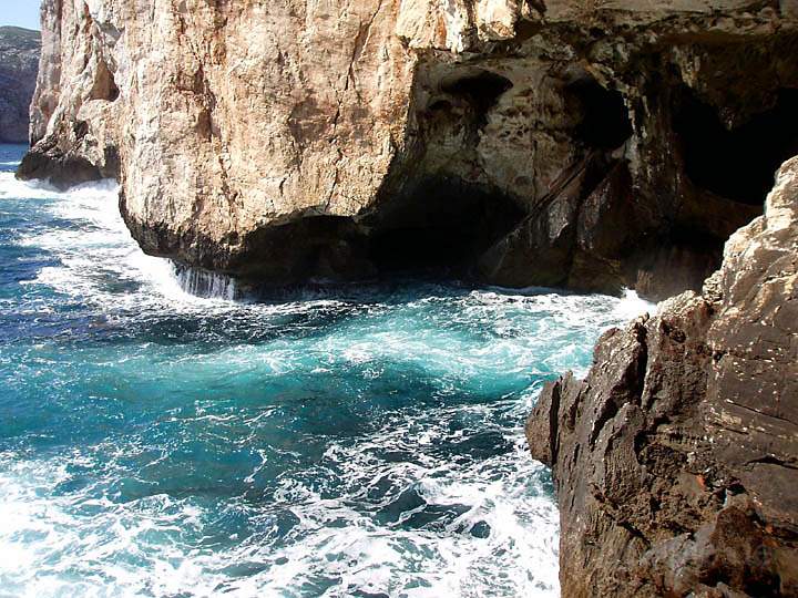 eu_it_sardinien_015.jpg - Eingang zur Grotte Neptun auf Sardinien