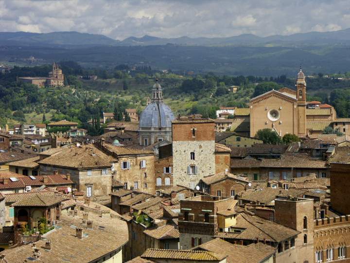 eu_it_toskana_016.JPG - Über den historischen Dächern von Siena in der Toskana