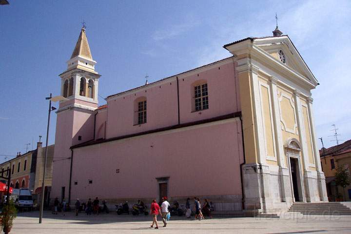 eu_kroatien_001.jpg - Kirche in Porec in Istrien