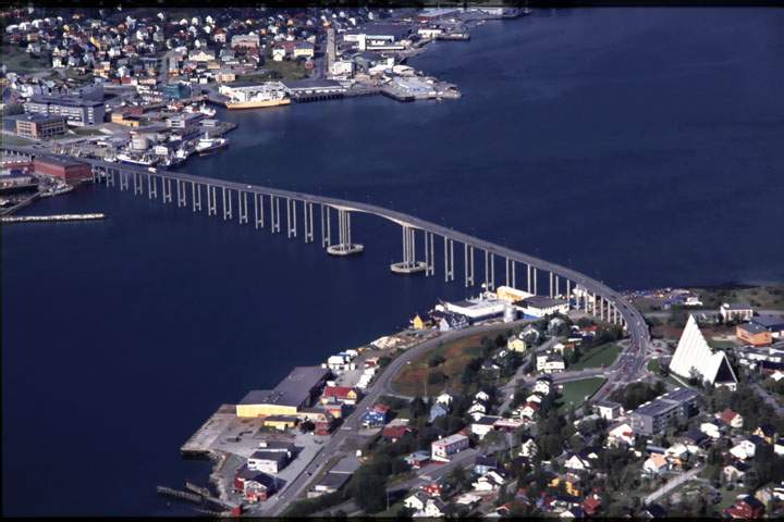 eu_norwegen_008.JPG - Die Brücke zu Trom, Norwegen