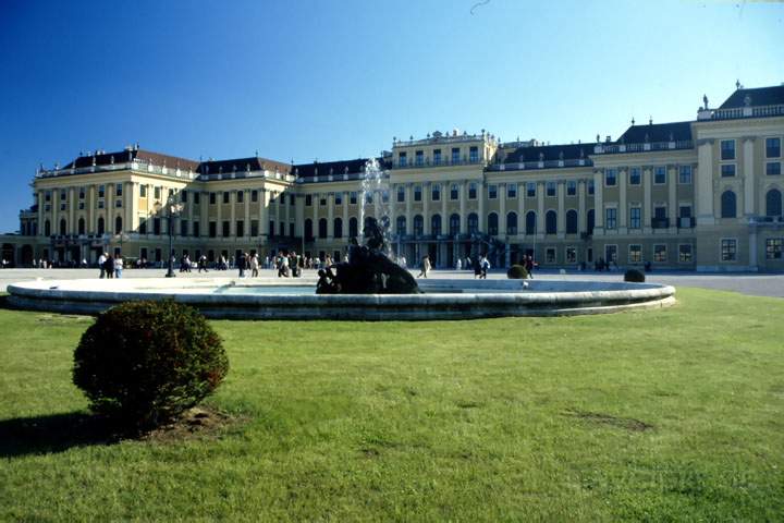eu_at_wien_004.JPG - Das berühmte Schloss Schönbrunn in Wien, Österreich