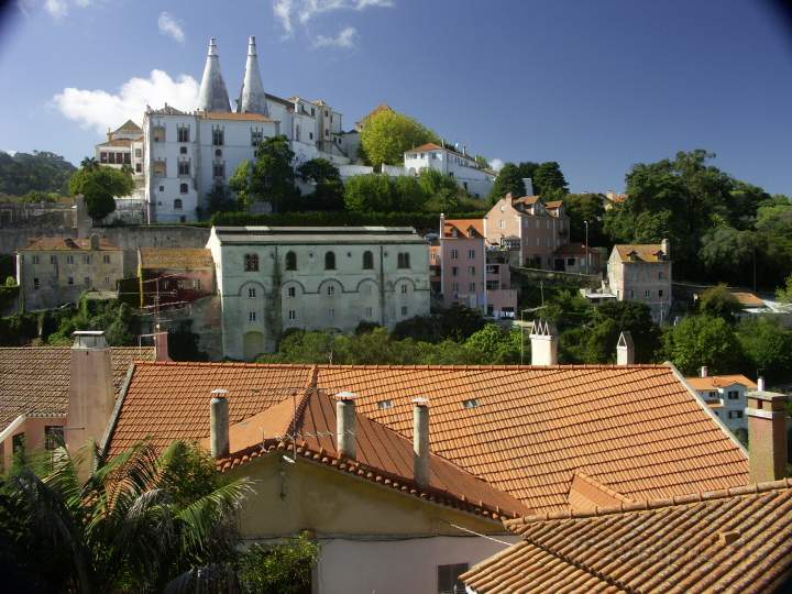 eu_portugal_024.JPG - Der Königspalast und die Weltkulturerbestadt von Sintra nördlich von Lissabon in Portugal
