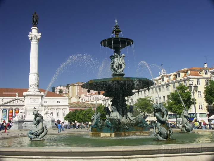 eu_portugal_033.JPG - Am zentralen Platz Rossio in der Innenstadt von Lissabon, Portugal