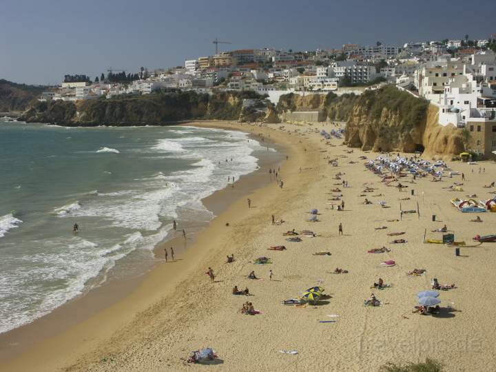 eu_portugal_036.JPG - Der berühmte Strand von Albufeira an der Algarve, Portugal