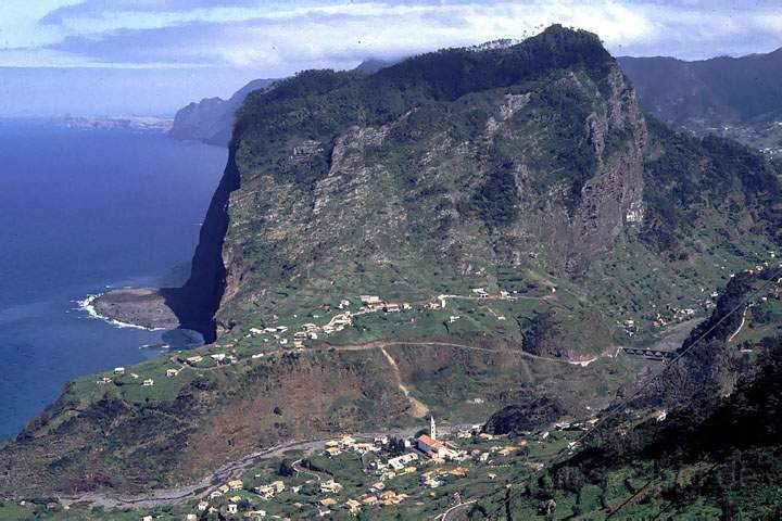eu_pt_madeira_005.JPG - Küstenlandschaft auf der Insel Madeira, Portugal